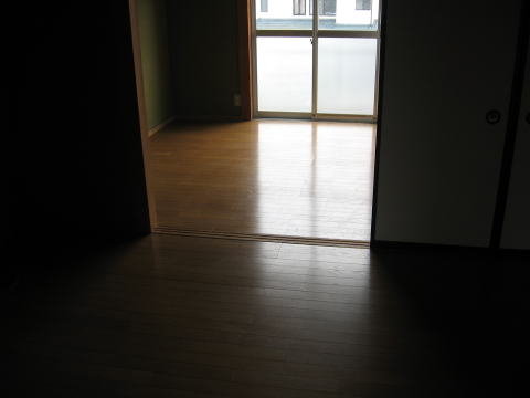 �R�����@�b�{�s�@�R�{���@���݃A�p�[�g�@�QDK�@�R�C�X���~