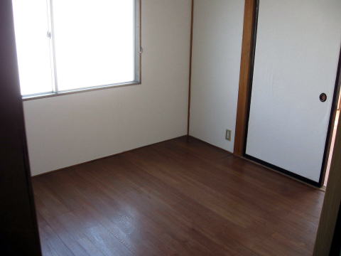 �R�����@�b�{�s�@�����@���݃A�p�[�g�@�QK�@�R�C�X���~